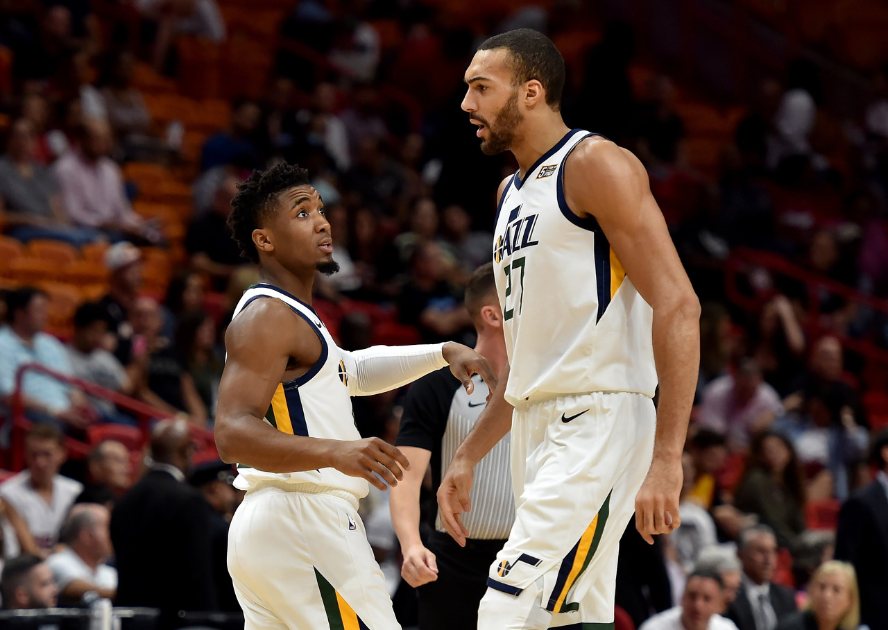 伦团队在决 伦团队在决