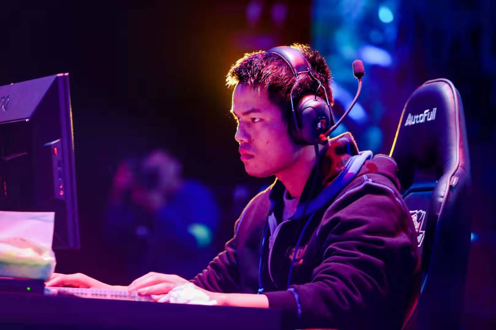 相辅相成的 相辅相成的